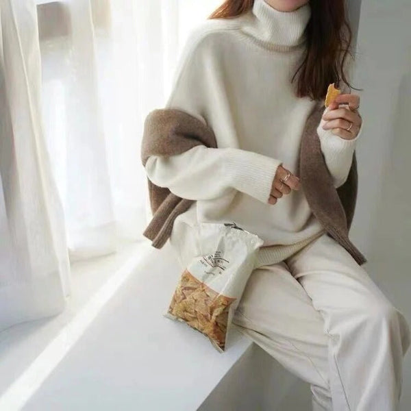 Women’s Turtleneck Sweater – Oversized Fit – Soft Wool – Ribbed Hem and Cuffs