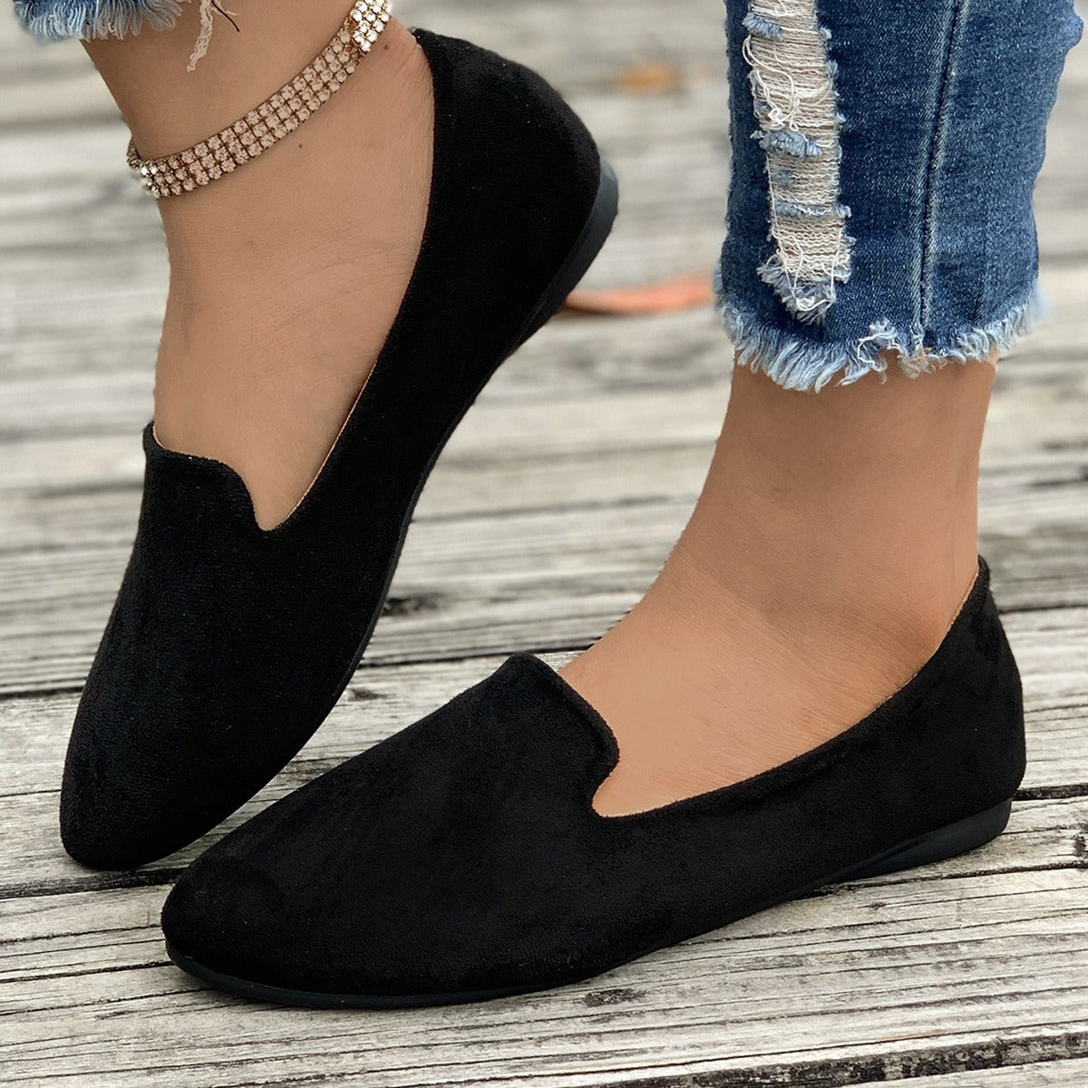 Women’s Loafers – Suede – Slip-On Fit – Streamlined Silhouette – Casual Wear