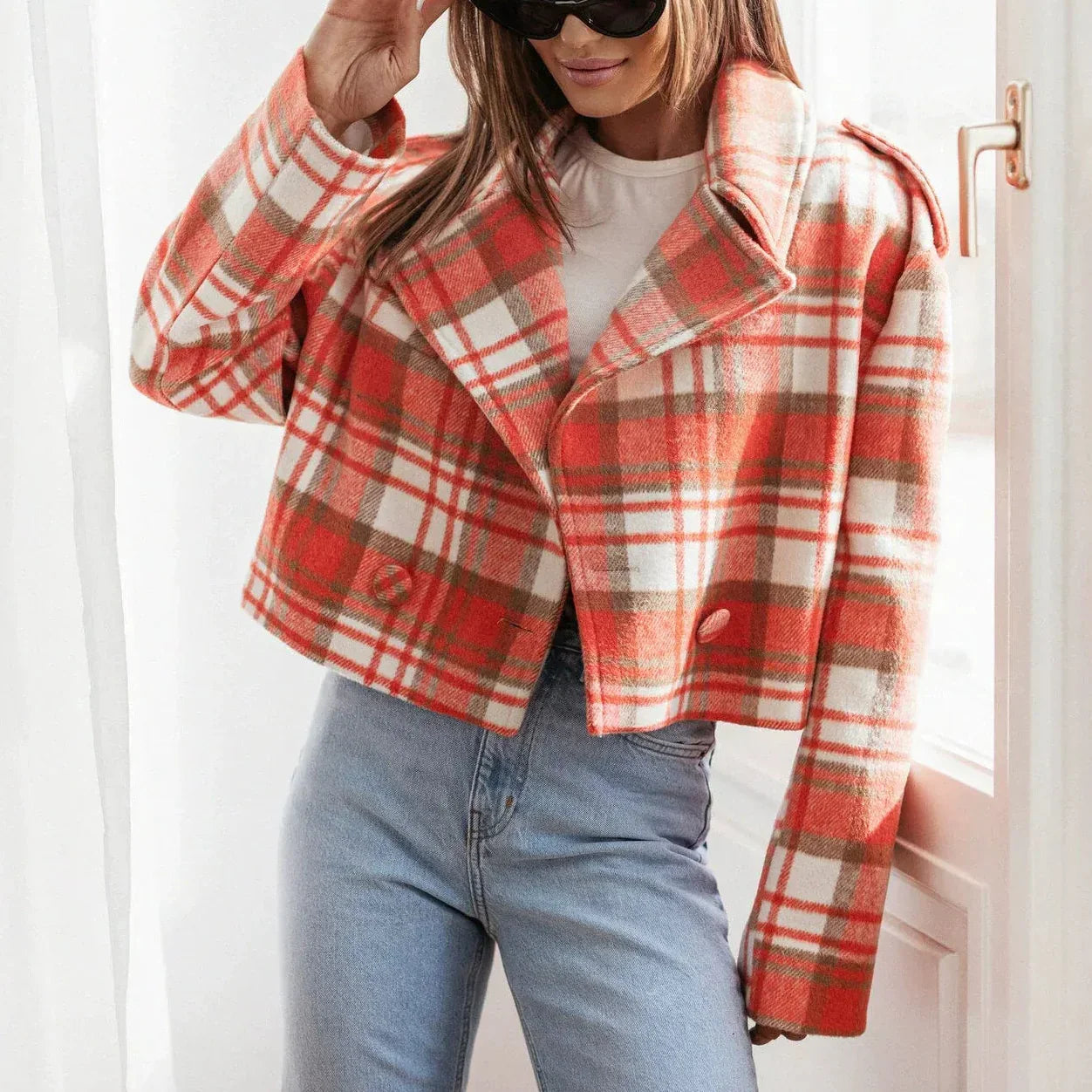 Women’s Blazer – Tailored Fit – Cropped – Wool Texture – Plaid – Notched Lapel