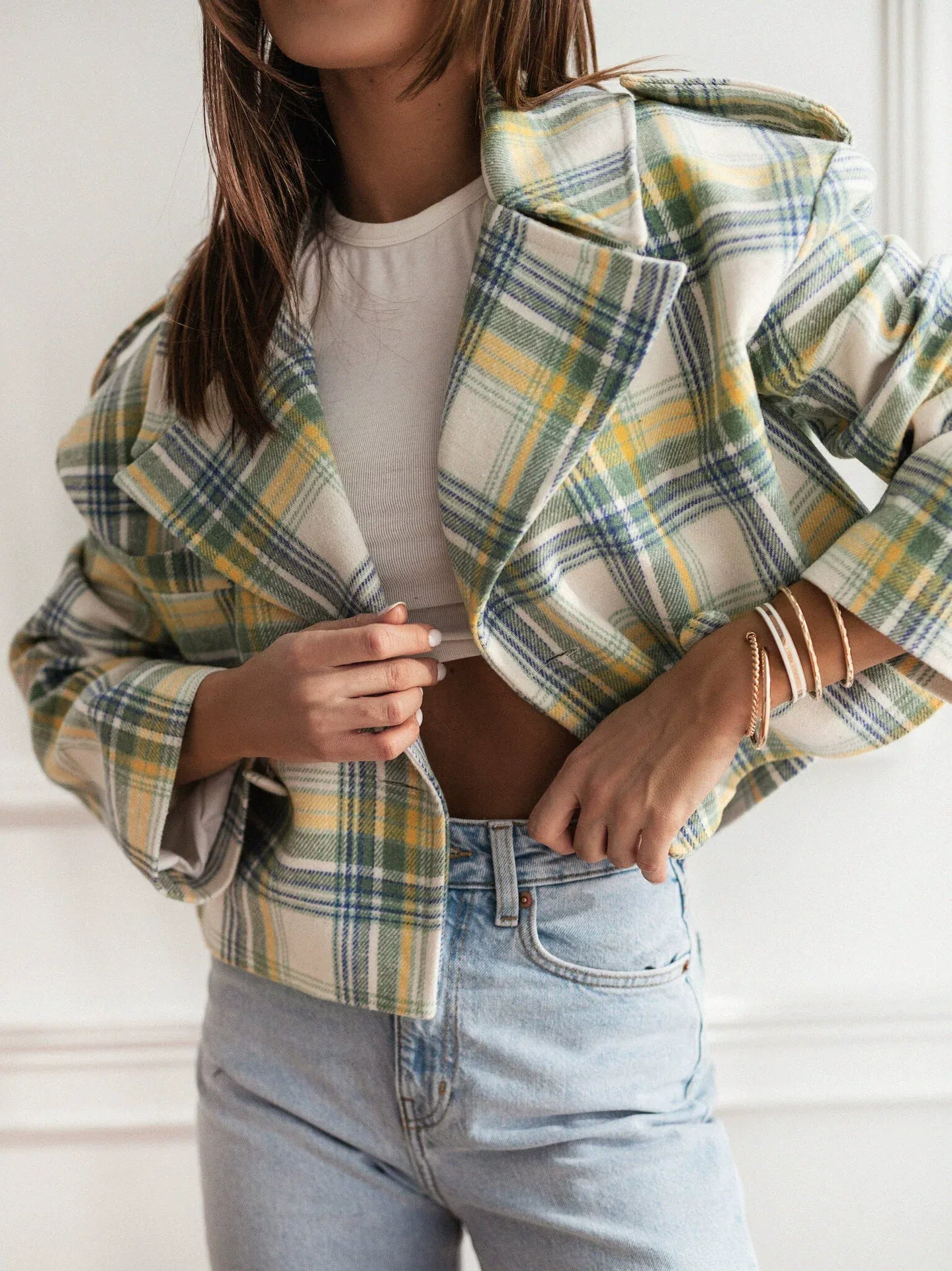 Women’s Blazer – Tailored Fit – Cropped – Wool Texture – Plaid – Notched Lapel