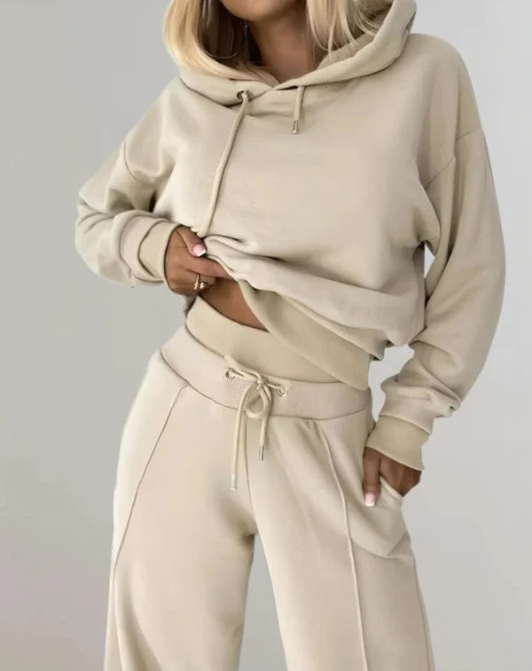 Women’s 2-Piece Set – Cropped Hoodie – Relaxed Fit – Wide-Leg Joggers – Cotton Blend