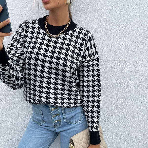 Women’s Pullover Sweater – Relaxed Fit – Houndstooth Knit – Ribbed Trim – Round Neck