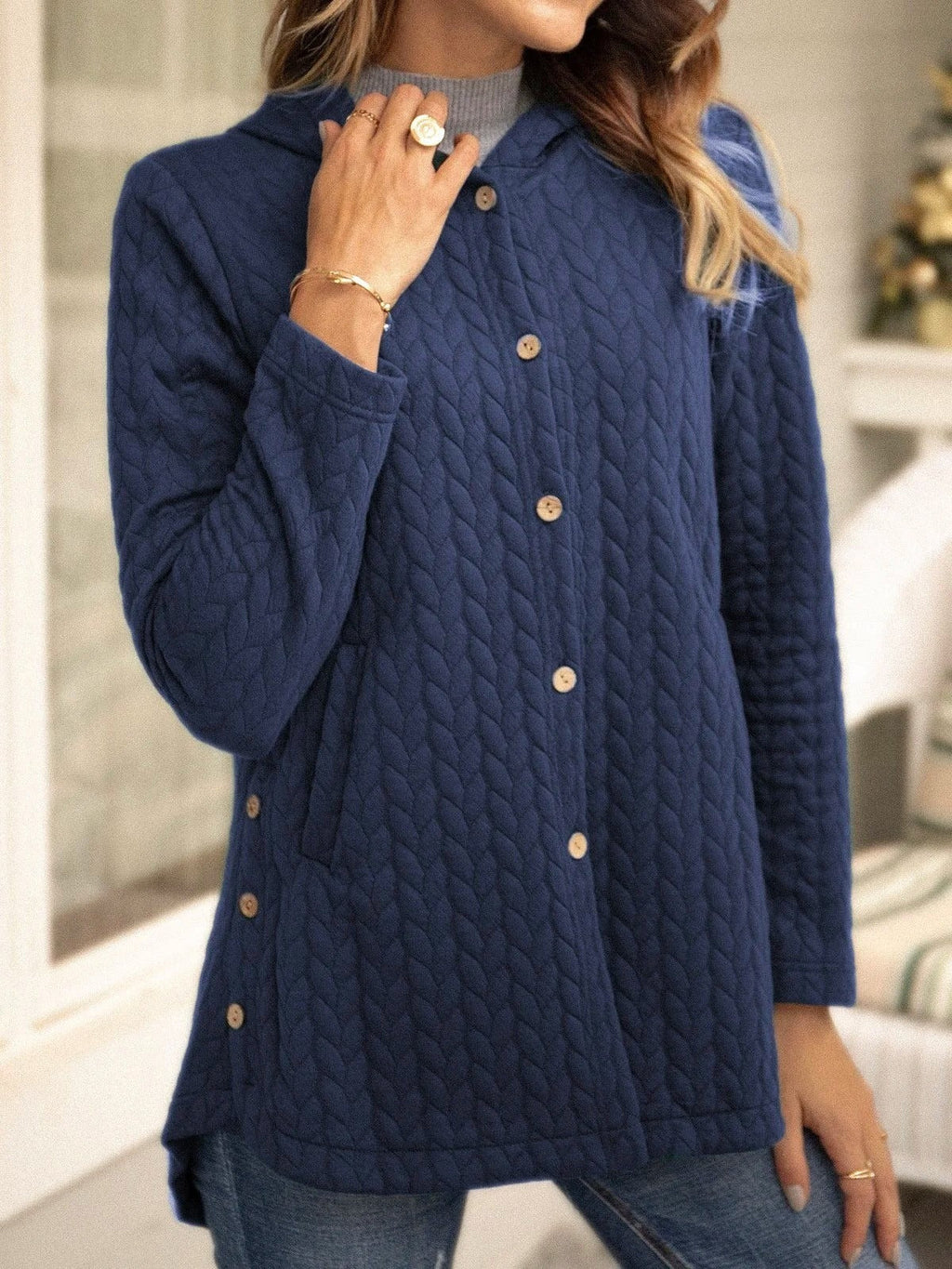 Women’s Quilted Sweatshirt – Relaxed Fit – Hooded – Button Front – Mid Length Casual