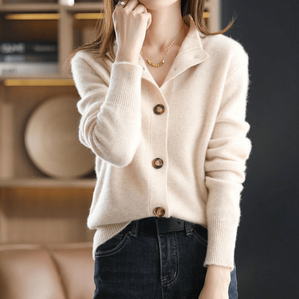 Aurora | Women's knitted sweater with button placket