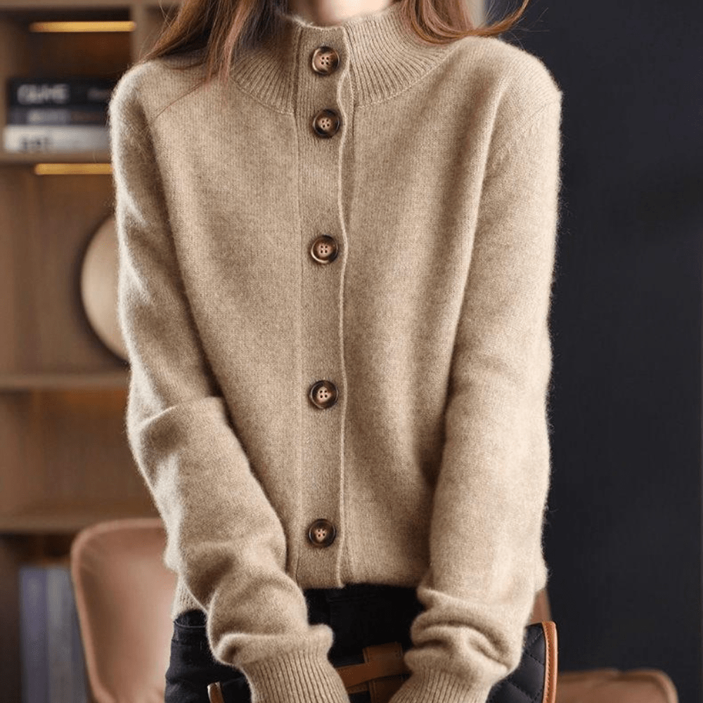 Aurora | Women's knitted sweater with button placket