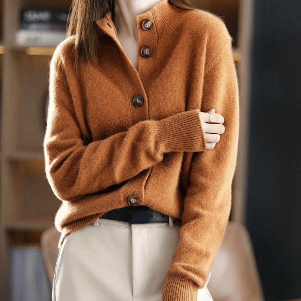 Aurora | Women's knitted sweater with button placket