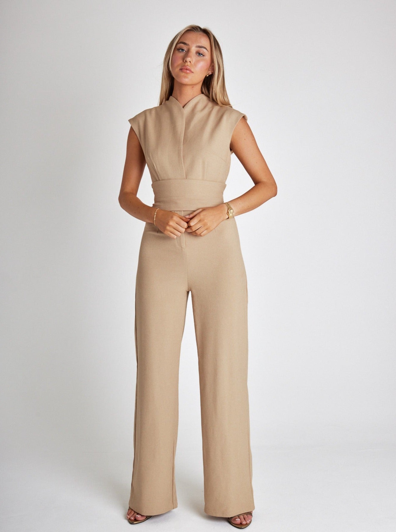 Amira® | Elegant sleeveless women's jumpsuit