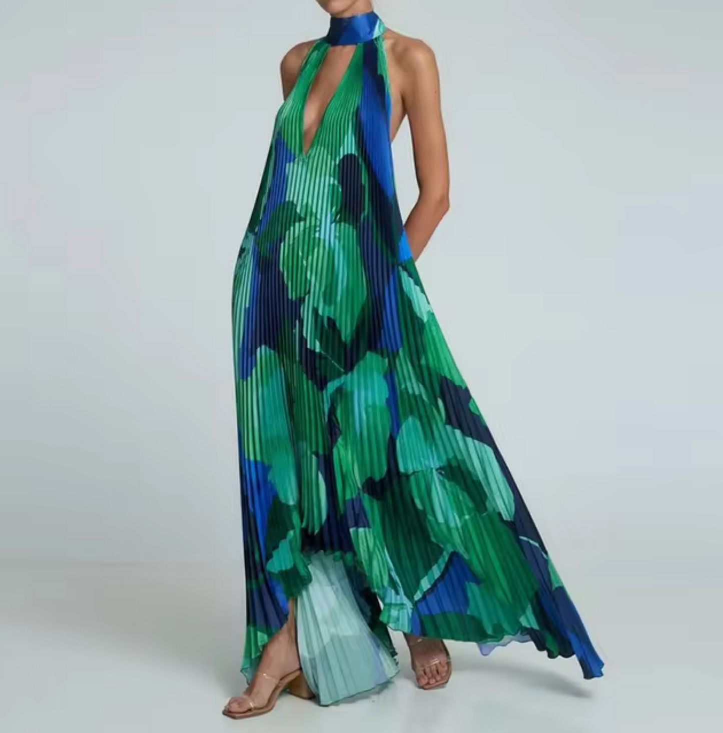 Daisy® | Long pleated dress with halterneck