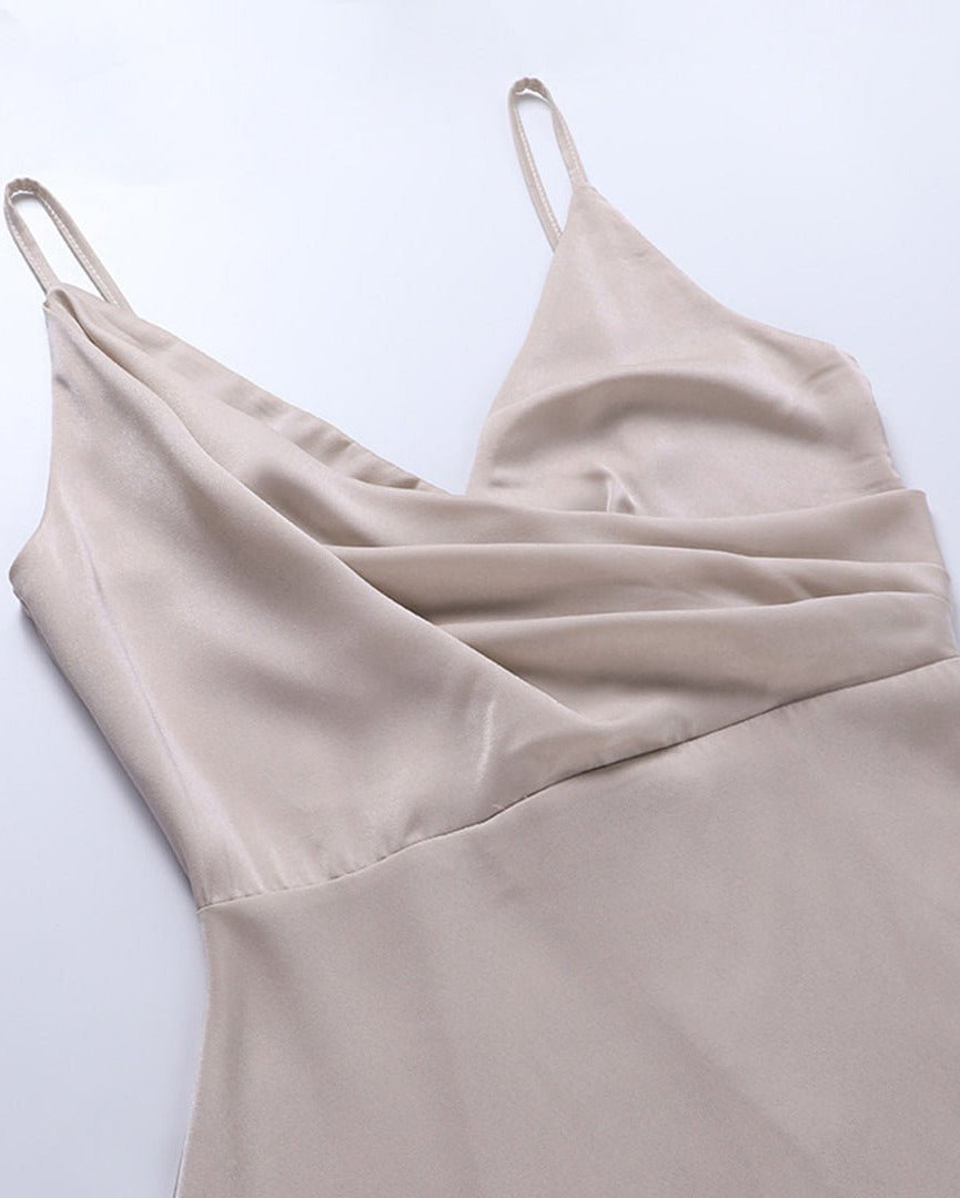 Dolores® | Elegant Maxi Dress With A Sweetheart Neckline And Slit