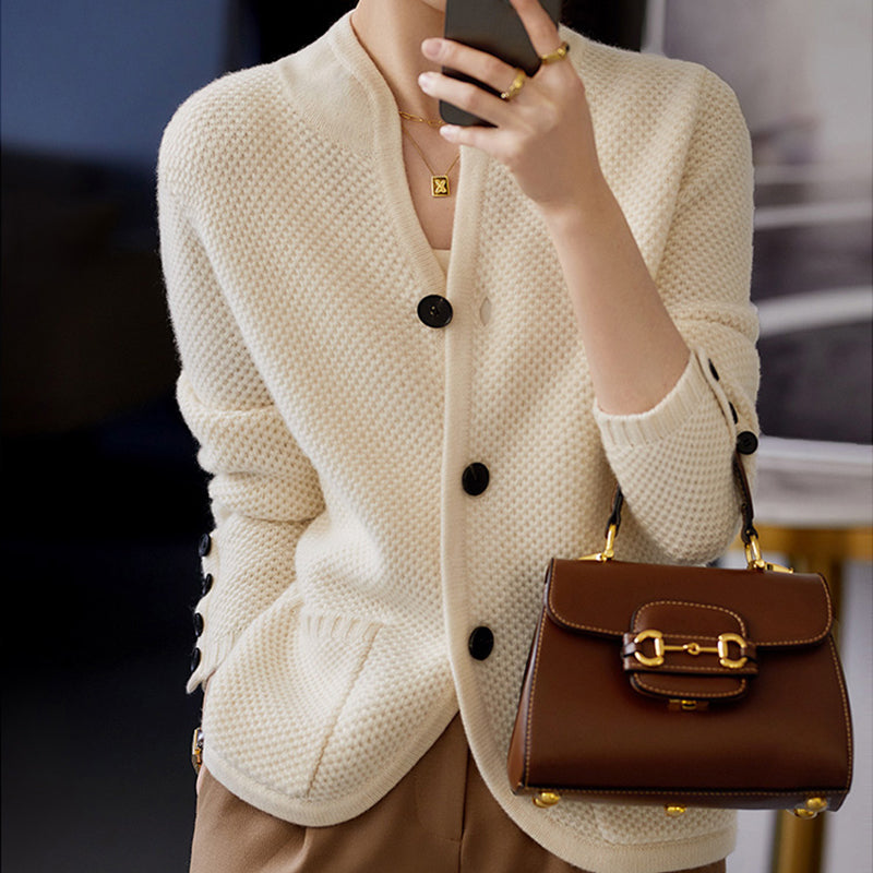 Delia® | Relaxed and timeless winter cardigan