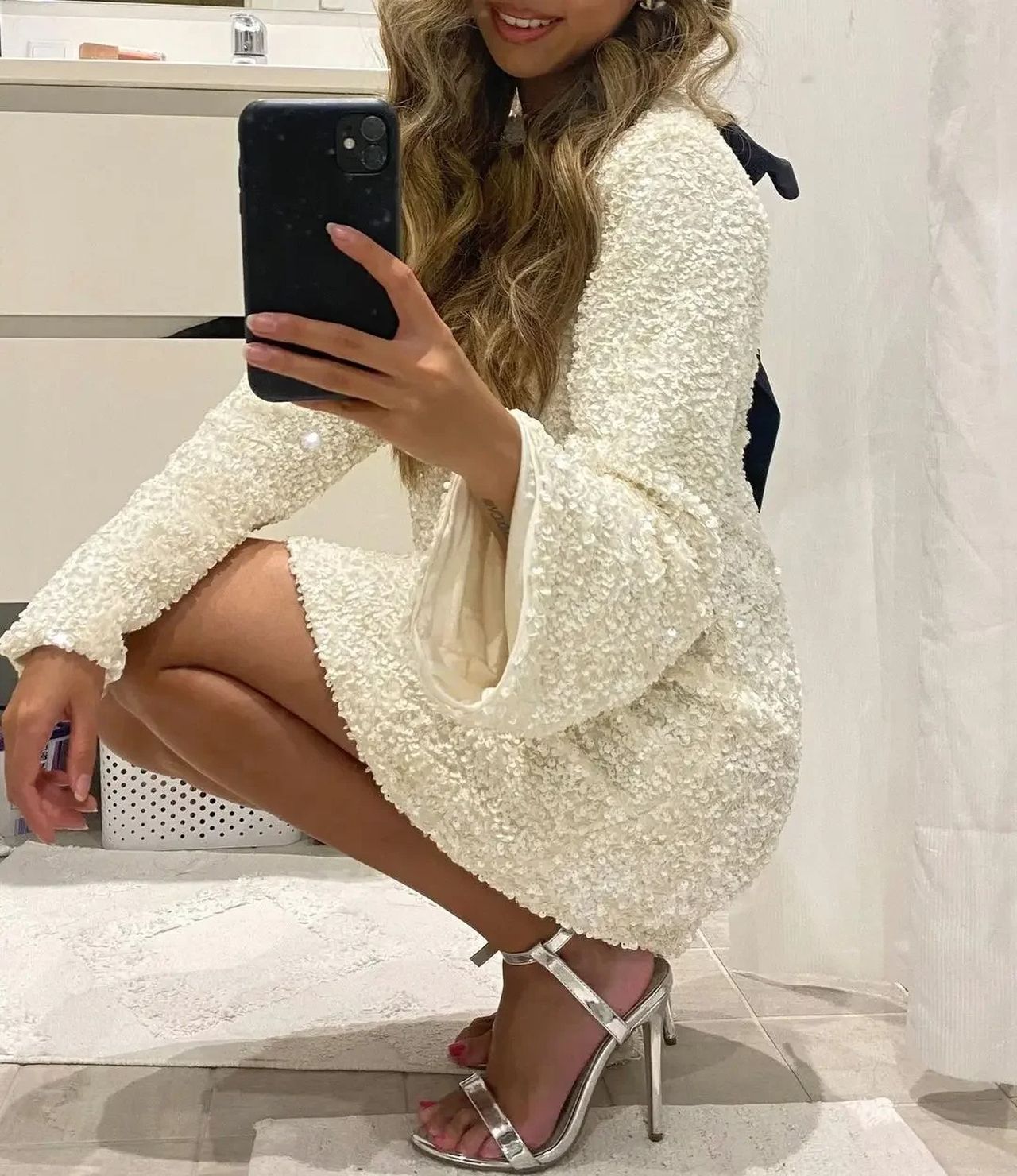 Claire® | Mini dress with contrasting bow and luxurious texture