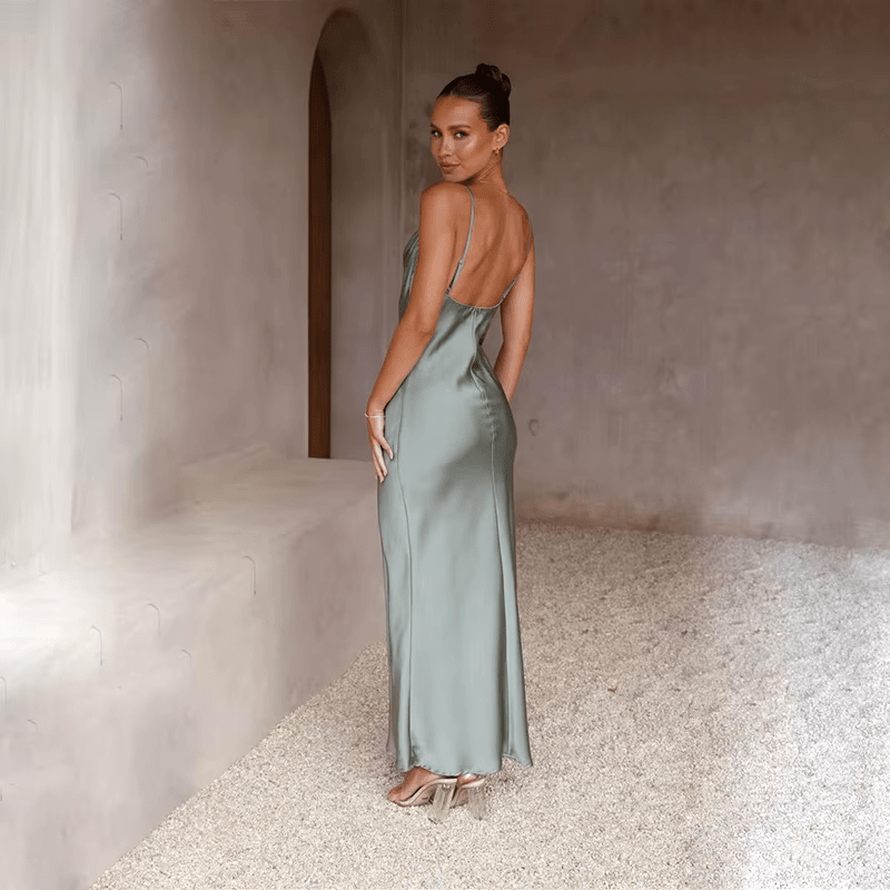 Elizabeth® | Satin dress with an open back and elegant design
