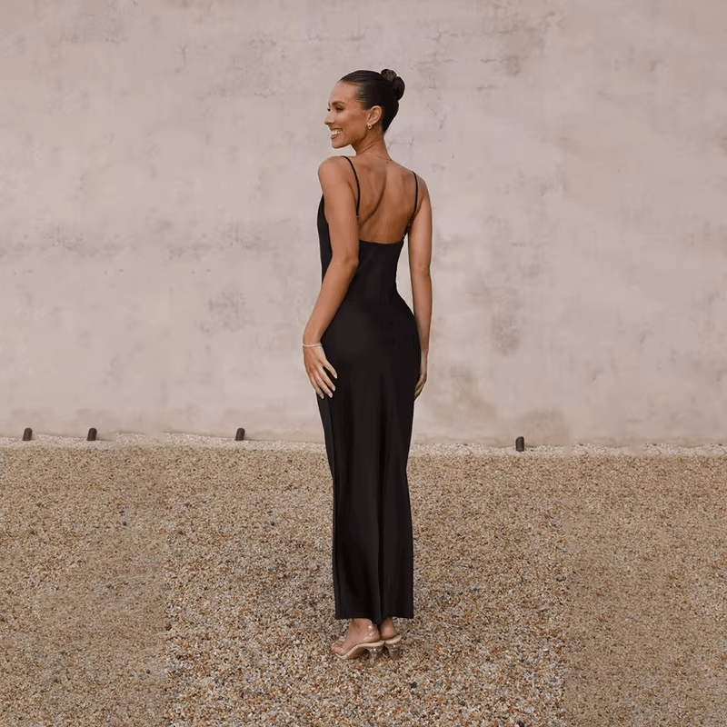 Elizabeth® | Satin dress with an open back and elegant design