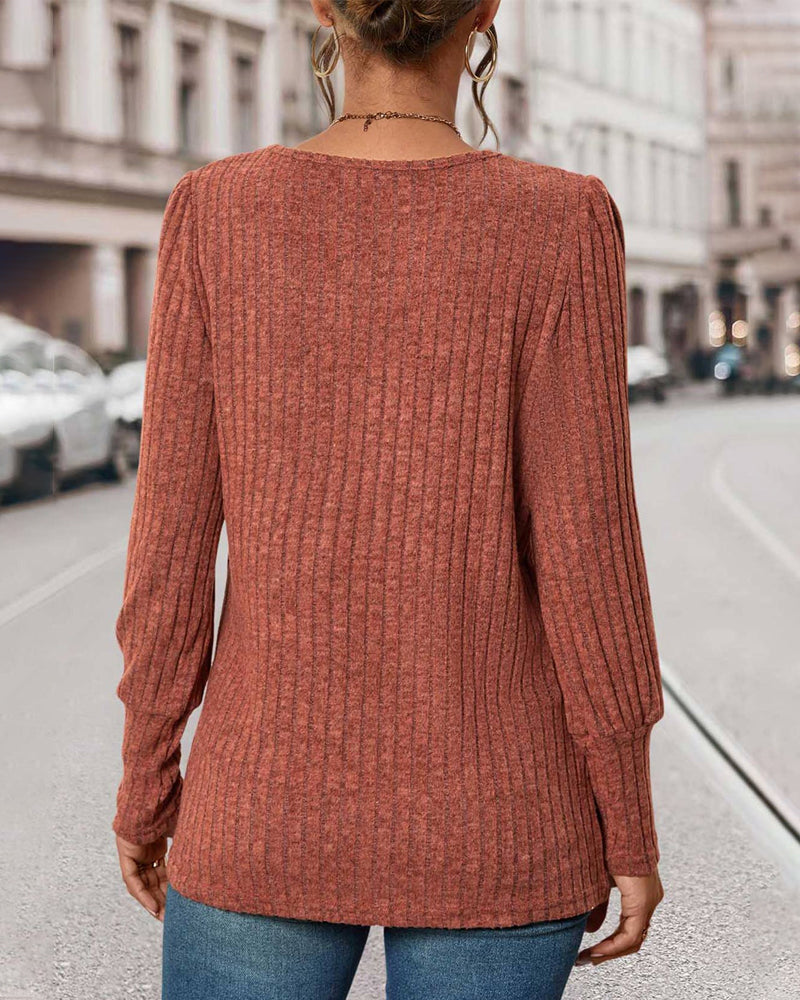 Belinda® | Elegant ribbed top with button details