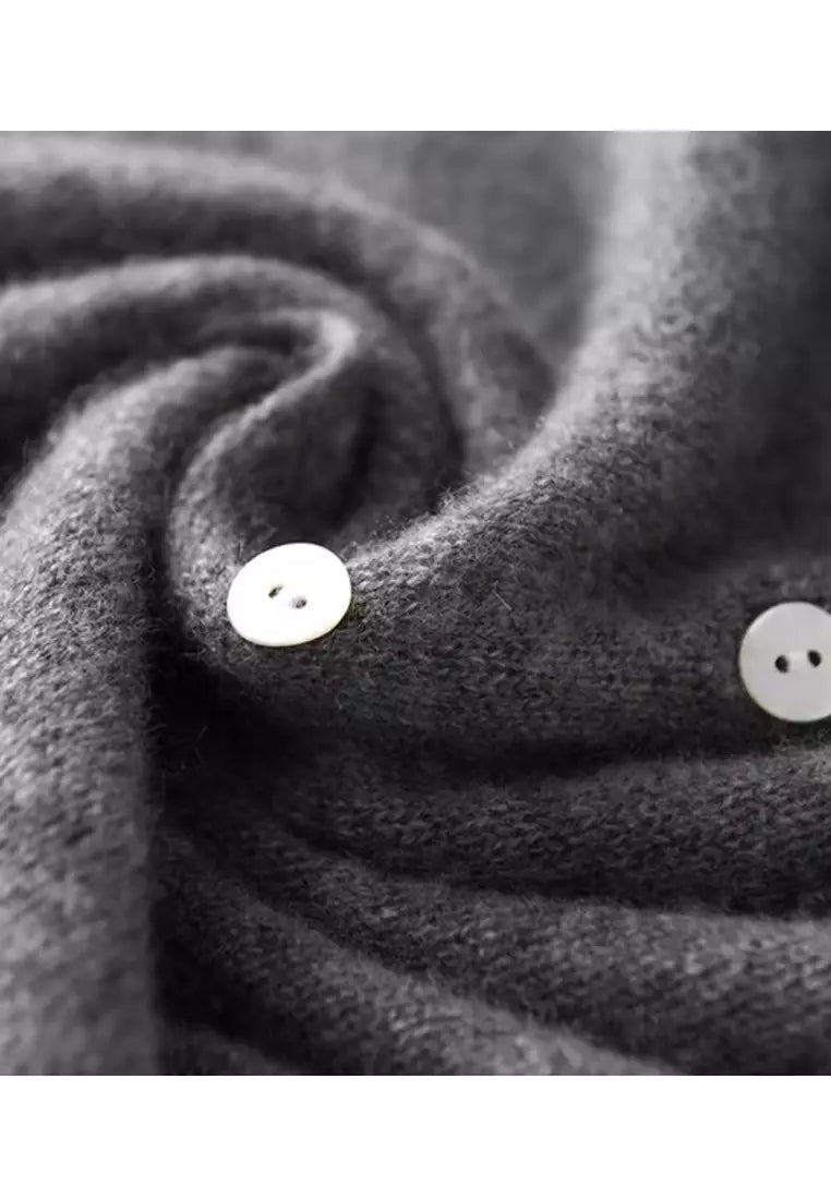 Ana | Elegant fine knit sweater with button closure