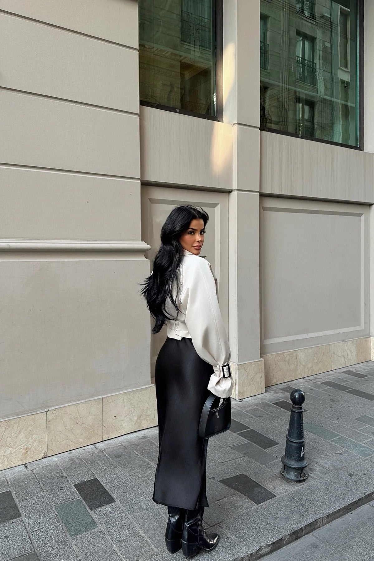 Dafne® | Stylish, cropped trench coat for women in beige
